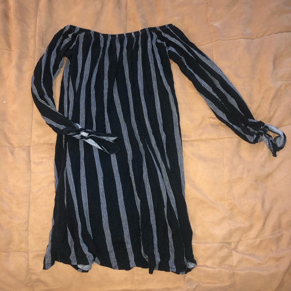 Off the Shoulder Shift Dress